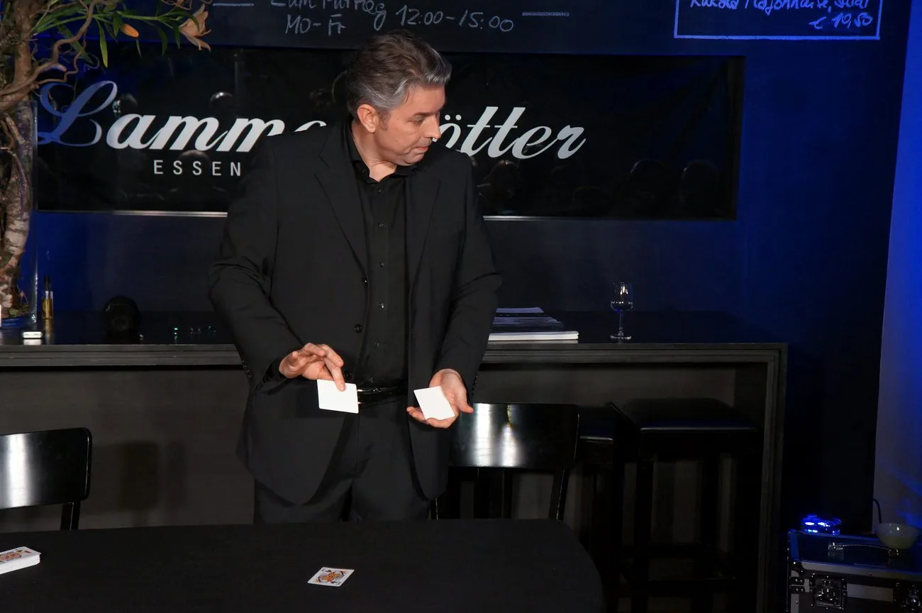 Christian Jedinat bei einem frühen Auftritt im Café Lammerskötter